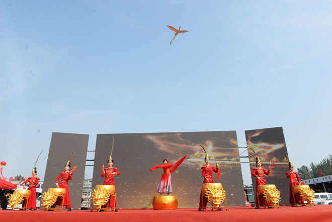 2024中国农民丰收节（临沂）文艺展演暨沂南房庄子电商直播孵化基地开业庆典成功举办 第 11 张