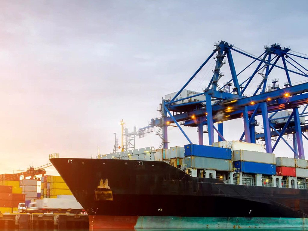 《大公报》批李嘉诚公司向美出售巴拿马运河港口：莫天真，勿糊涂